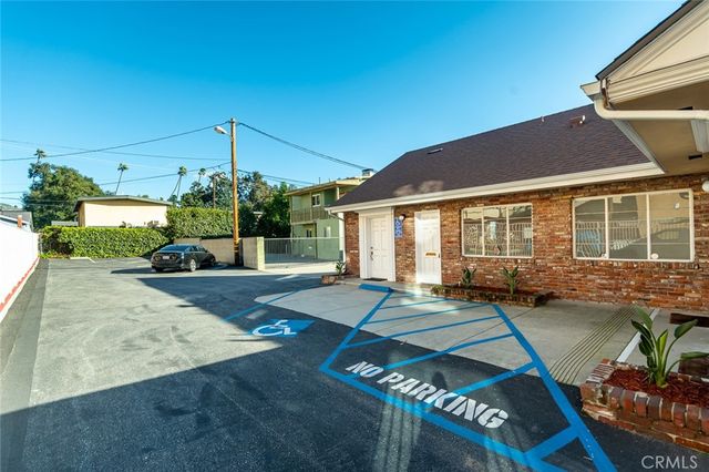 2028 Lake Avenue, Altadena, CA 91001