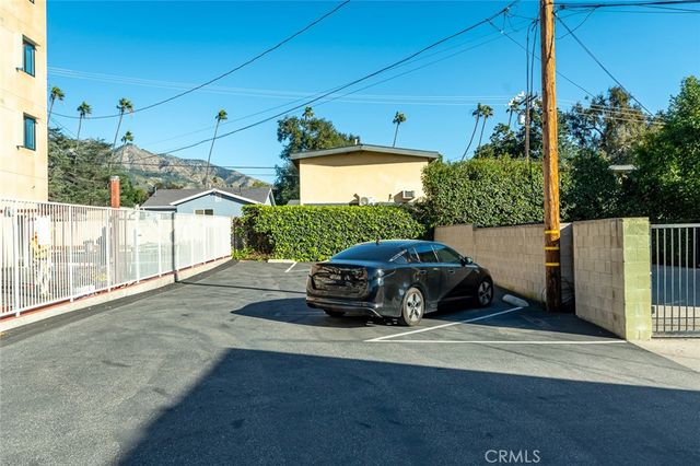 2028 Lake Avenue, Altadena, CA 91001
