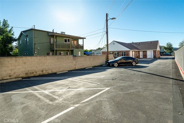 2028 Lake Avenue, Altadena, CA 91001