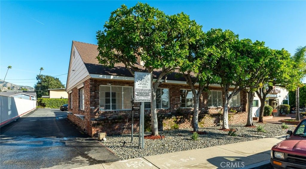 2028 Lake Avenue, Altadena, CA 91001