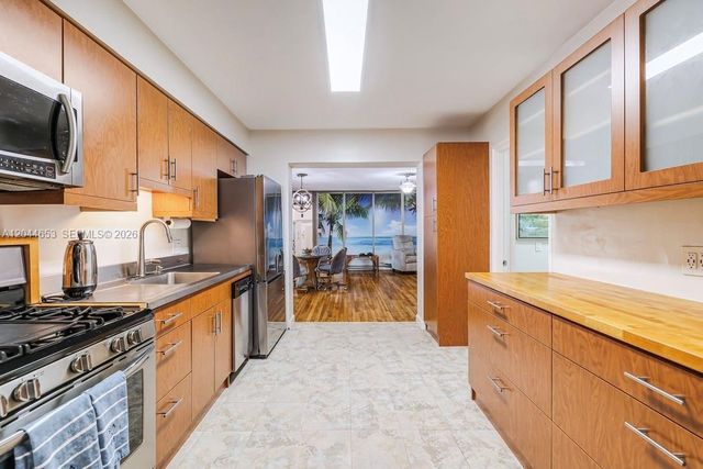 1826 Mckinley Street, Hollywood, FL 33020