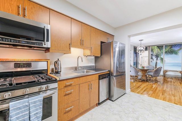 1826 Mckinley Street, Hollywood, FL 33020