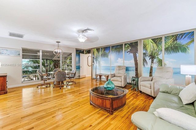 1826 Mckinley Street, Hollywood, FL 33020