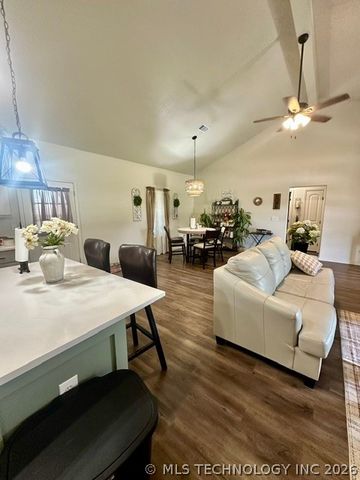 206 Long Bed Lane, Durant, OK 74701