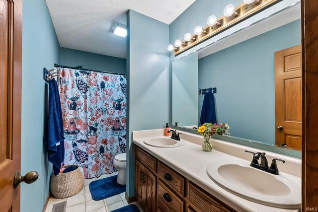8904 Bradenton Road, Fort Wayne, IN 46835