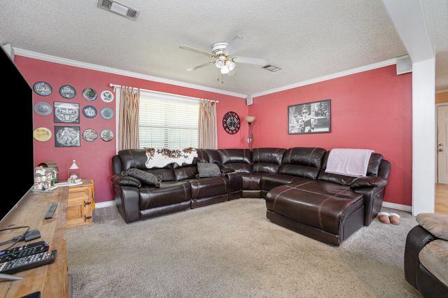 1128 Mason Drive, Hurst, TX 76053