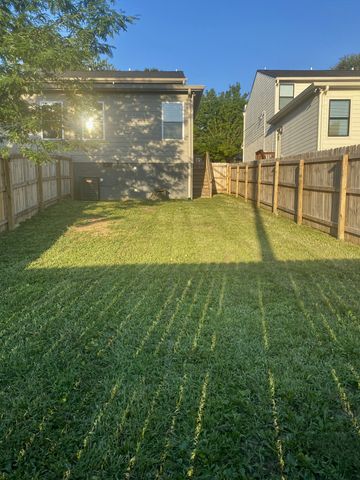 2126B Burns St, Nashville, TN 37216