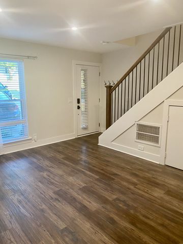 2126B Burns St, Nashville, TN 37216