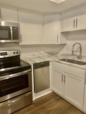 2126B Burns St, Nashville, TN 37216