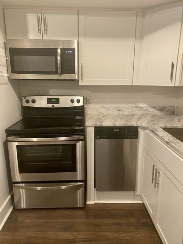 2126B Burns St, Nashville, TN 37216