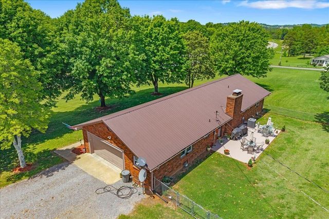 2065 Hwy 30, E, Athens, TN 37303