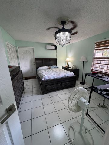 966 Sumter Road E, West Palm Beach, FL 33415