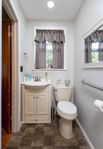 1 Corttiss Rd, Thompson, CT 06255