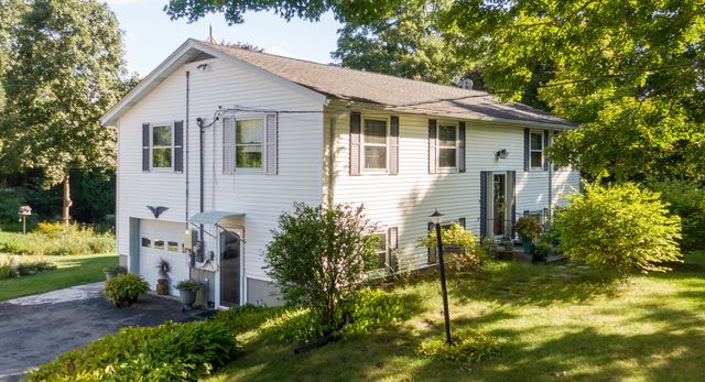 1 Corttiss Rd, Thompson, CT 06255