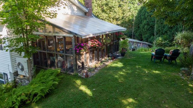 1 Corttiss Rd, Thompson, CT 06255