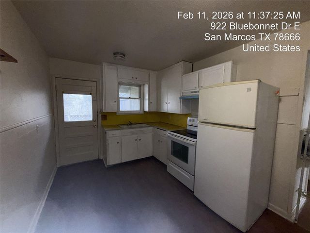 920-922 E Bluebonnet DR, San Marcos, TX 78666