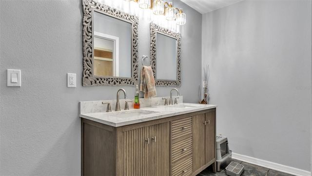 1121 OLD POLK CITY ROAD SW, Lakeland, FL 33809