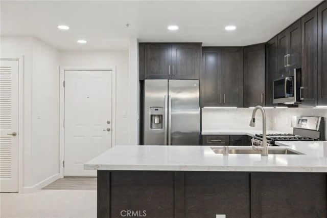 2202 Watermarke, Irvine, CA 92612