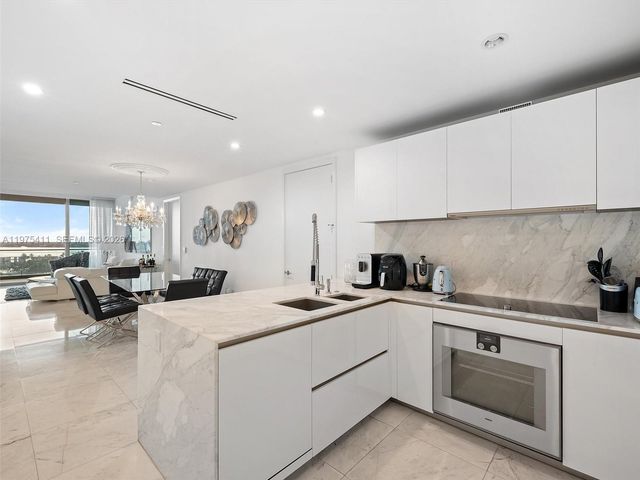 10203 Collins Ave 1105, Bal Harbour, FL 33154