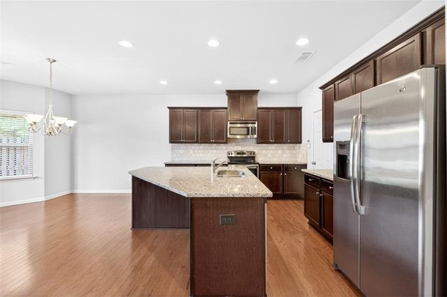 2899 Cooper Brook Drive, Snellville, GA 30078