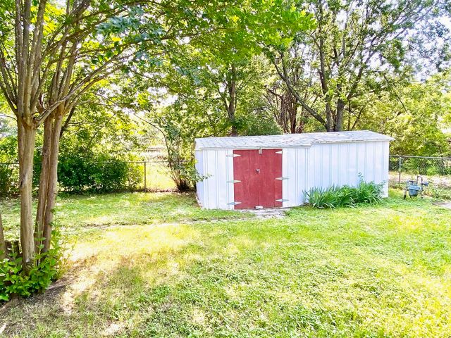 4808 Curzon Avenue, Fort Worth, TX 76107