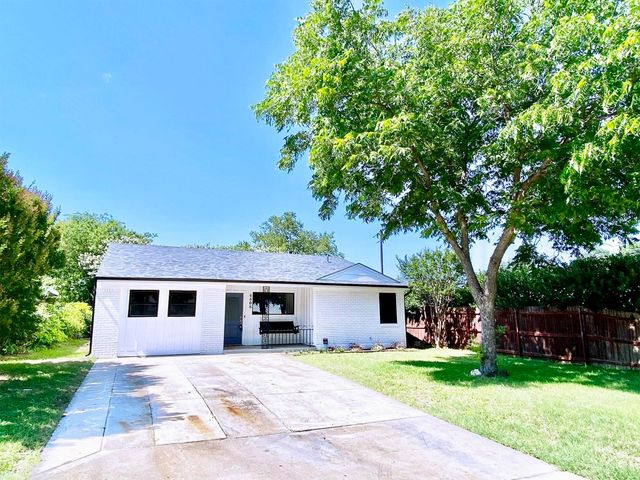 4808 Curzon Avenue, Fort Worth, TX 76107