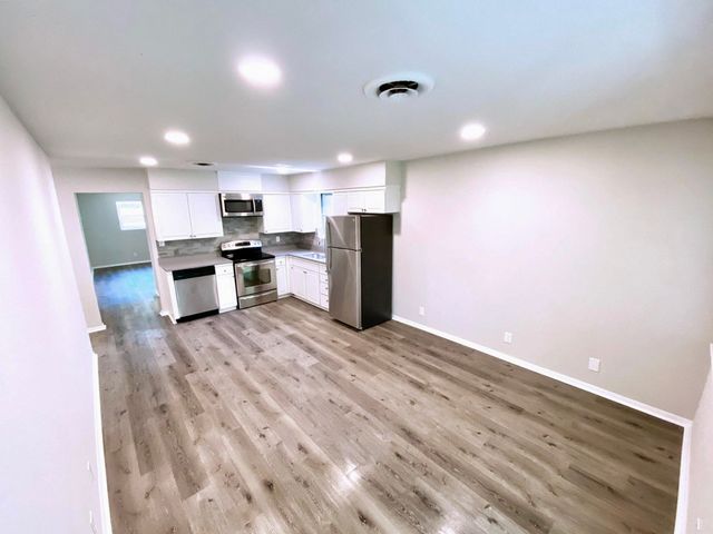 4808 Curzon Avenue, Fort Worth, TX 76107