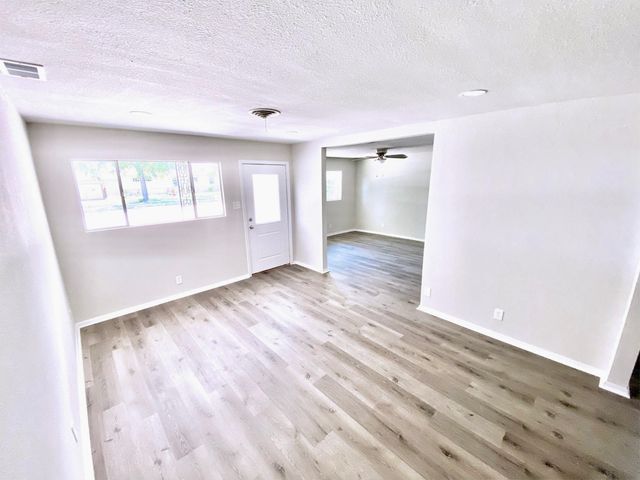 4808 Curzon Avenue, Fort Worth, TX 76107