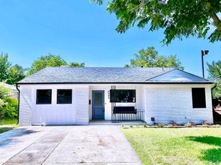 4808 Curzon Avenue, Fort Worth, TX 76107