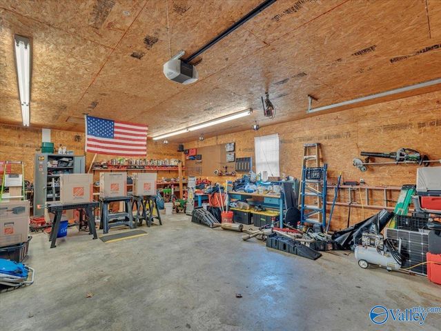 15383 Clodessa Drive, Athens, AL 35611