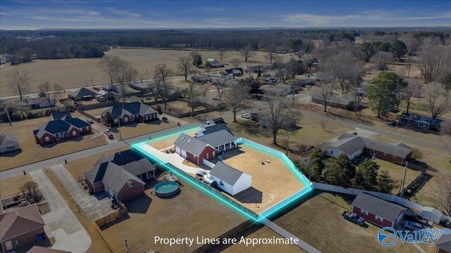 15383 Clodessa Drive, Athens, AL 35611