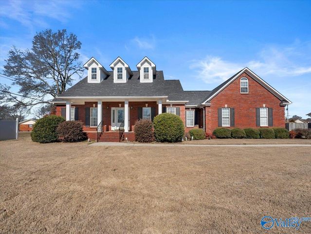 15383 Clodessa Drive, Athens, AL 35611