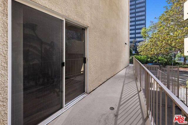 10960 ASHTON Avenue 101, Los Angeles, CA 90024