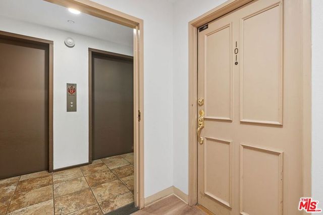 10960 ASHTON Avenue 101, Los Angeles, CA 90024