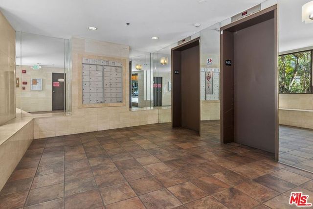 10960 ASHTON Avenue 101, Los Angeles, CA 90024