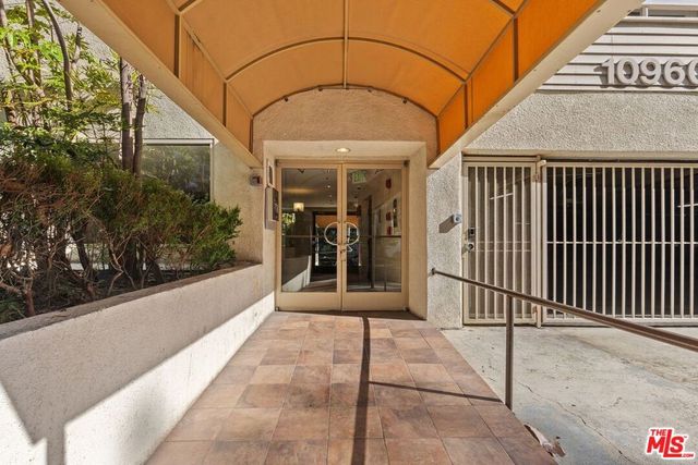 10960 ASHTON Avenue 101, Los Angeles, CA 90024
