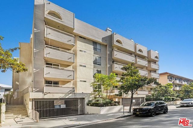 10960 ASHTON Avenue 101, Los Angeles, CA 90024