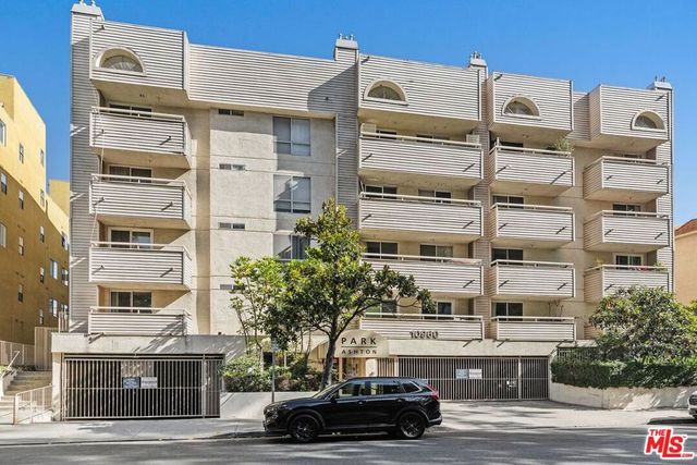 10960 ASHTON Avenue 101, Los Angeles, CA 90024