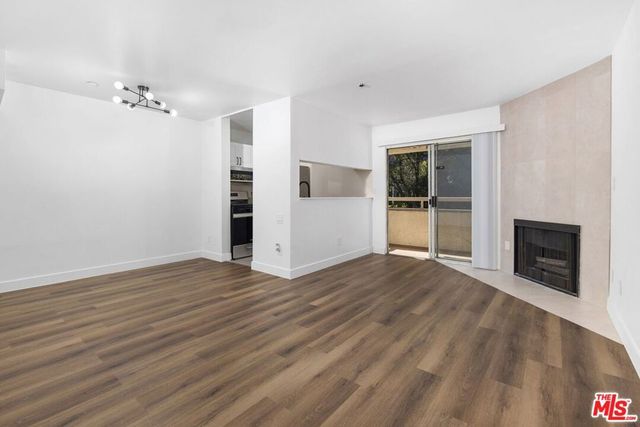 10960 ASHTON Avenue 101, Los Angeles, CA 90024