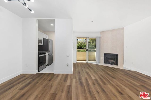 10960 ASHTON Avenue 101, Los Angeles, CA 90024