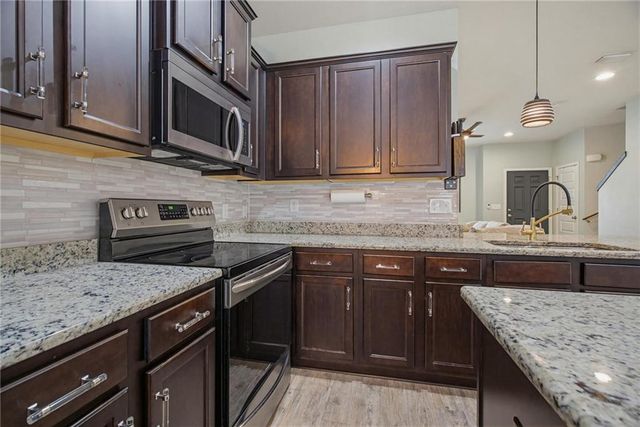 6090 Cobblestone Court, Gulf Shores, AL 36542
