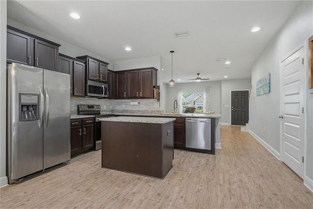 6090 Cobblestone Court, Gulf Shores, AL 36542