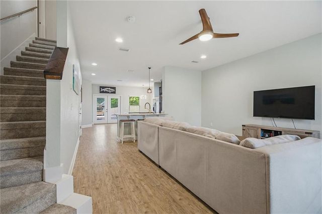 6090 Cobblestone Court, Gulf Shores, AL 36542