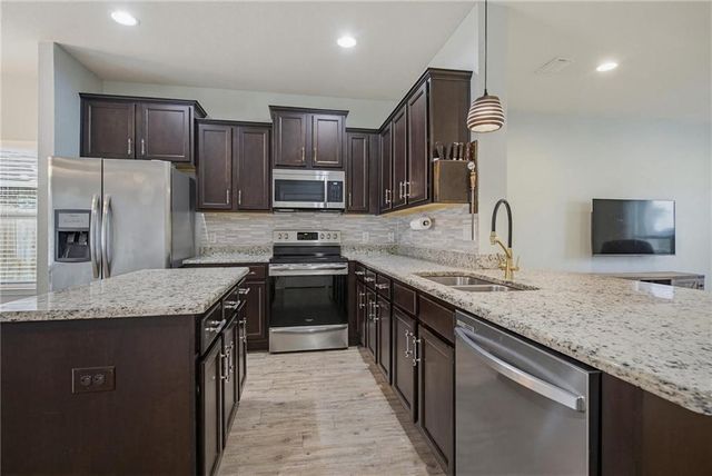 6090 Cobblestone Court, Gulf Shores, AL 36542