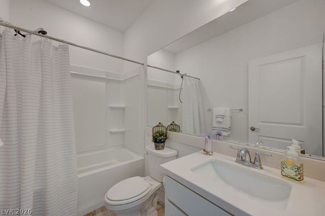 7135 Sunland Hills Avenue, Las Vegas, NV 89113
