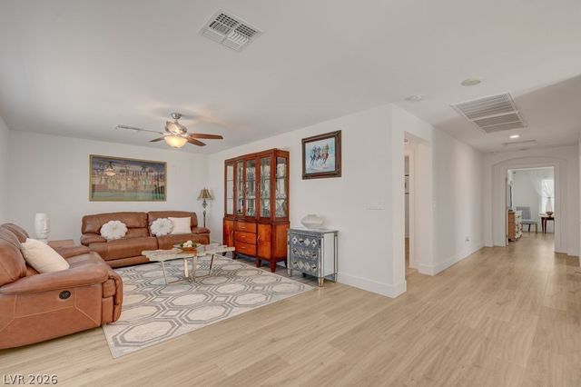 7135 Sunland Hills Avenue, Las Vegas, NV 89113