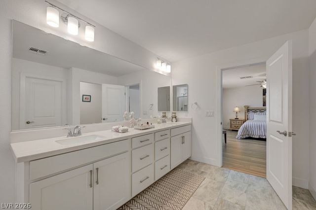 7135 Sunland Hills Avenue, Las Vegas, NV 89113