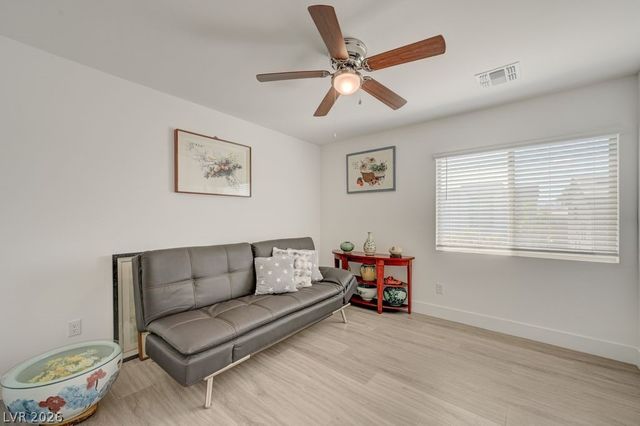 7135 Sunland Hills Avenue, Las Vegas, NV 89113