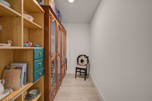 7135 Sunland Hills Avenue, Las Vegas, NV 89113