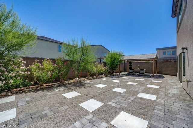 7135 Sunland Hills Avenue, Las Vegas, NV 89113